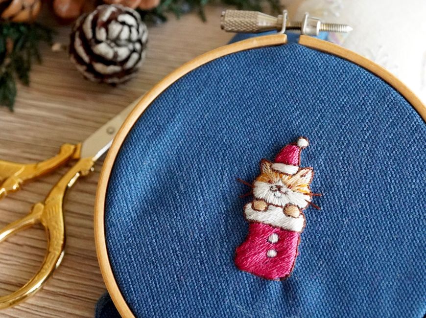 
                  
                    クリスマスネコ刺繍キット　ブーツネコ　手刺繍飾り
                  
                