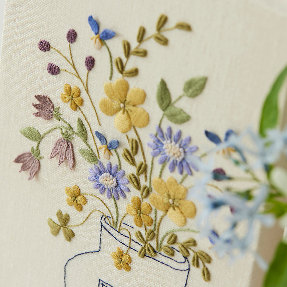 
                  
                    四季の草花を楽しむボタニカル刺繍　《夏の草花　パネル》
                  
                