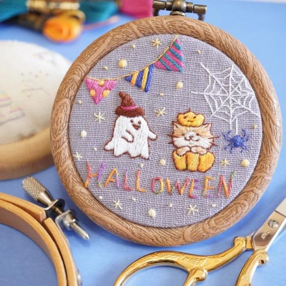 ハロウィンネコ刺繍キット　Halloween party カボチャネコ 手刺繍飾り