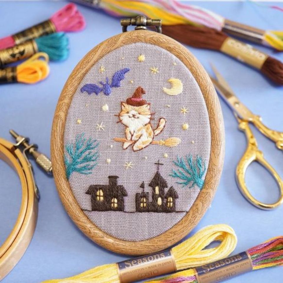 CRAFTING | ハロウィンネコ刺繍キット Halloween night 魔法使い