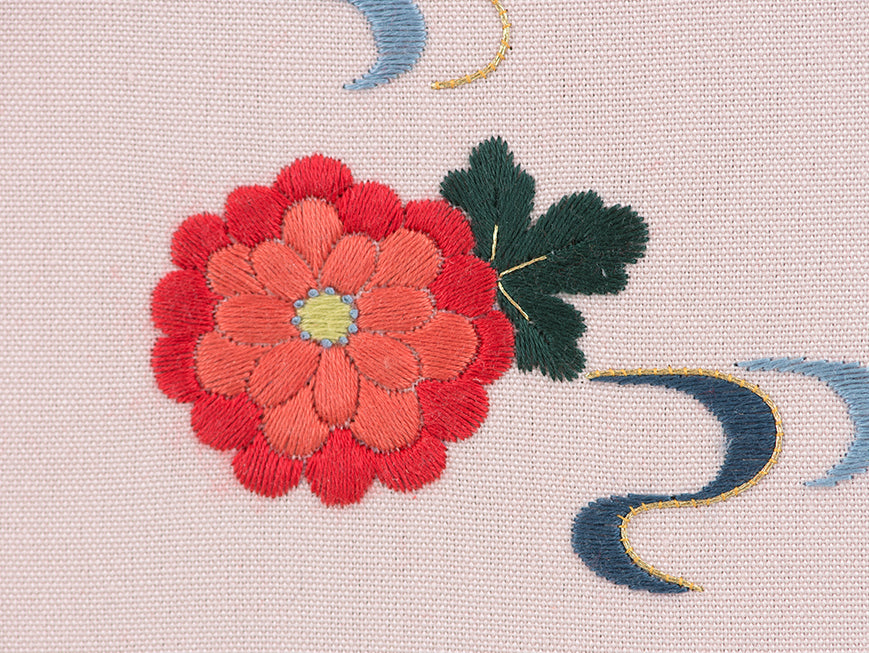 
                  
                    日本刺繍パネル［流水に菊］
                  
                