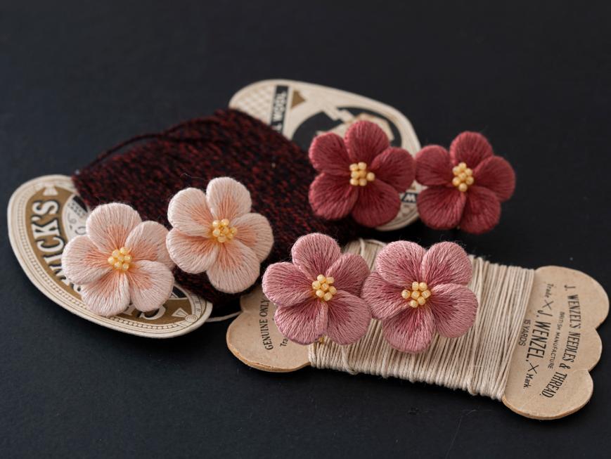 
                  
                    フェルト刺繍で作る花のアクセサリーPart1
                  
                