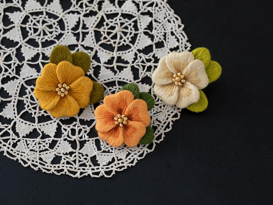 CRAFTING | フェルト刺繍で作る花のアクセサリーPart1