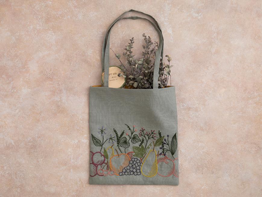 ヌビ生地♡刺繍巾着バック/生成り×合皮 りんご狩り ヌビ生地♡刺繍巾着バック/生成り×合皮 りんご狩り ヌビ