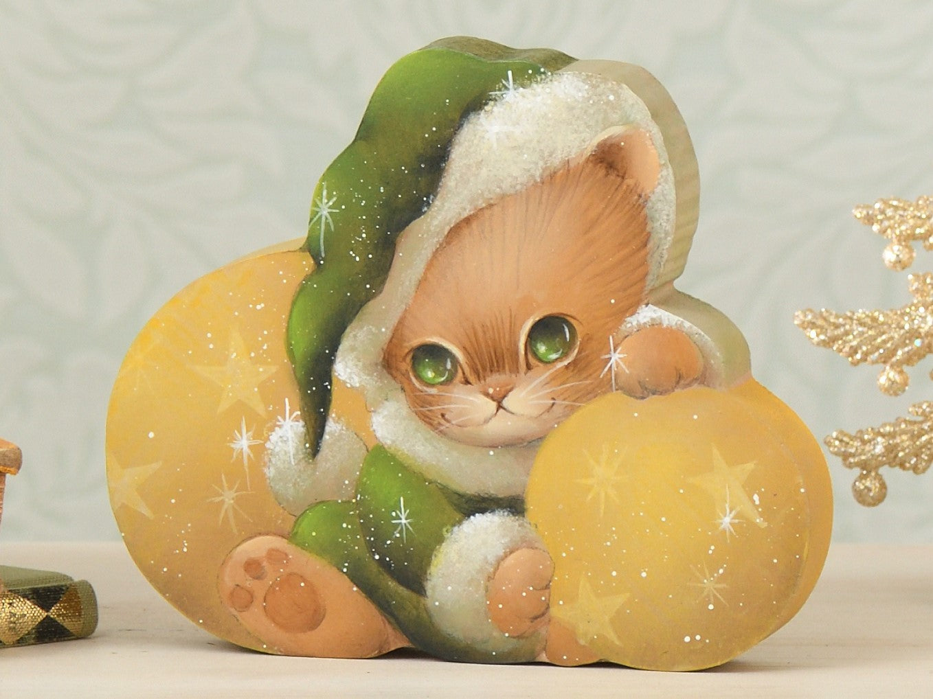 
                  
                    瀬戸山桂子の「Les chatons de Noël クリスマスの子猫」を描く
                  
                